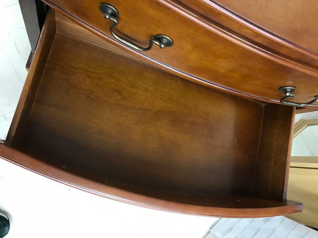 チェスト　ヨーロピアン　アンティーク　コンソール　北欧　クラシック　レトロ