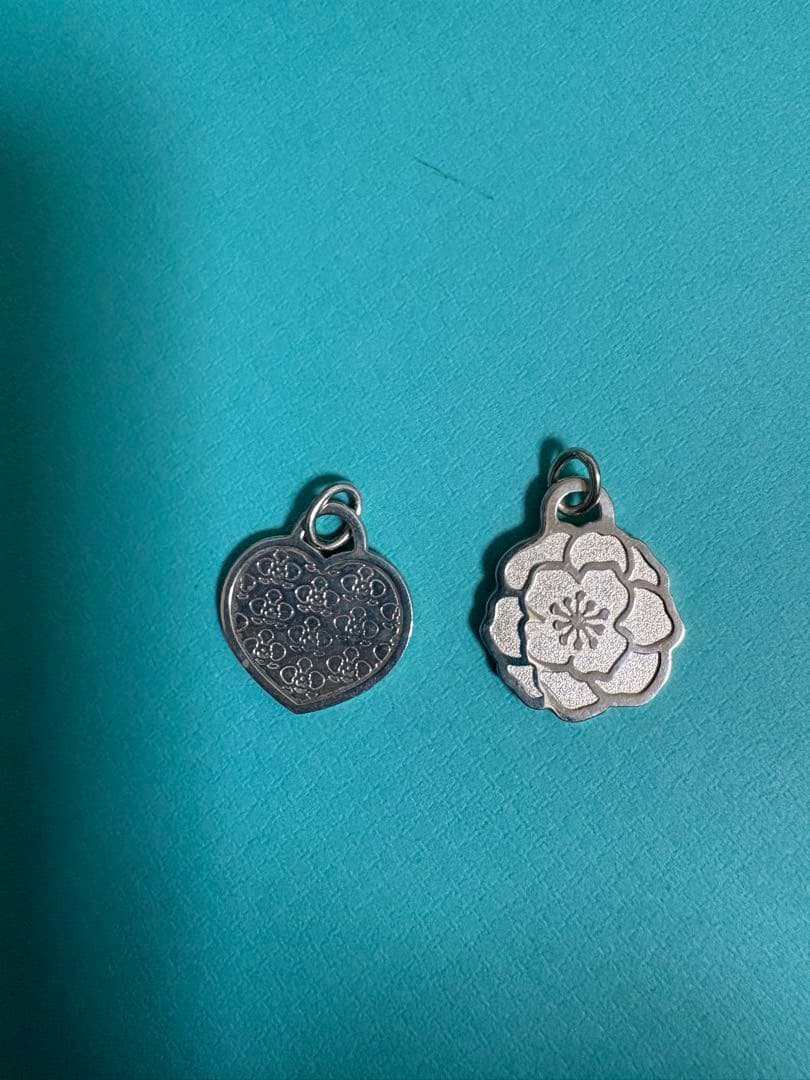 りさトゥーラ美品ティファニー名古屋ウィメンズマラソン ペンダント2点セット