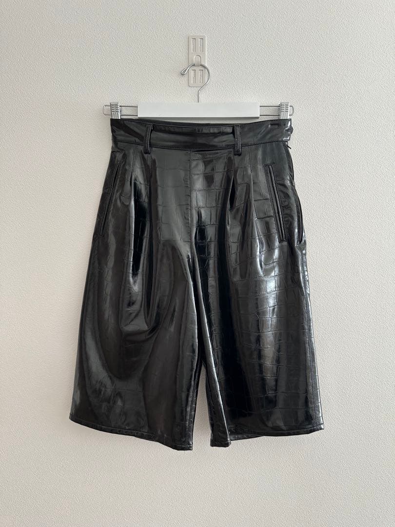 マルジェラ　レザーハーフパンツ
