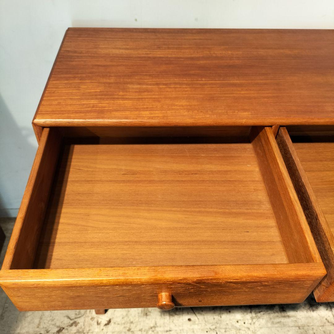 M♦10月SALE 北欧ヴィンテージ 　チーク無垢 　オイル仕上げ　サイドボード