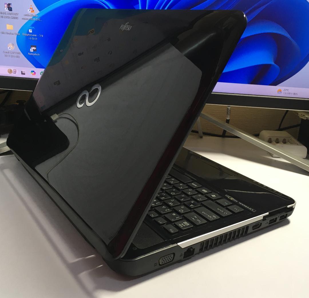 富士通FMV LIFEBOOK AH42/E Windows11