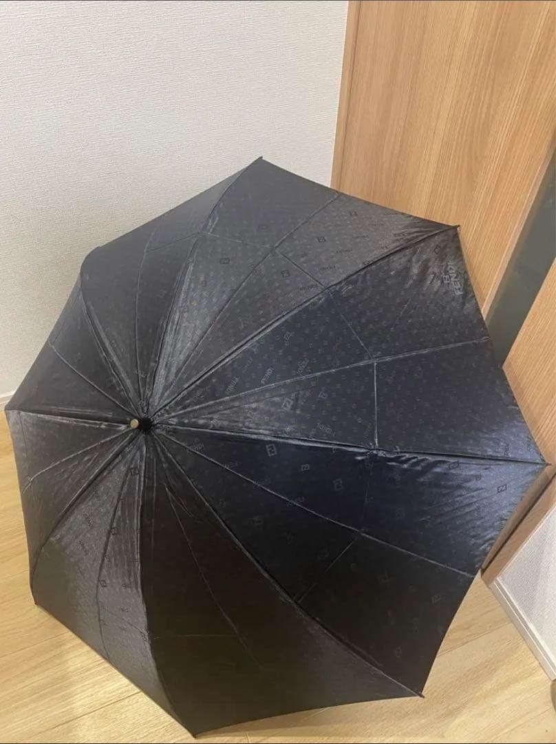 ブランドショップRMM様FENDI フェンディ ズッカ柄 折りたたみ傘 3本