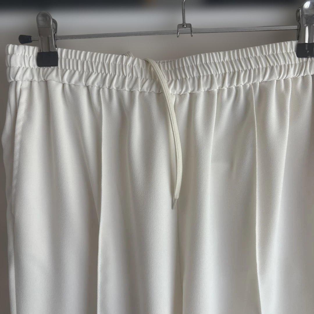 SLOBE IENAホワイト ピンタックセミフレアパンツ