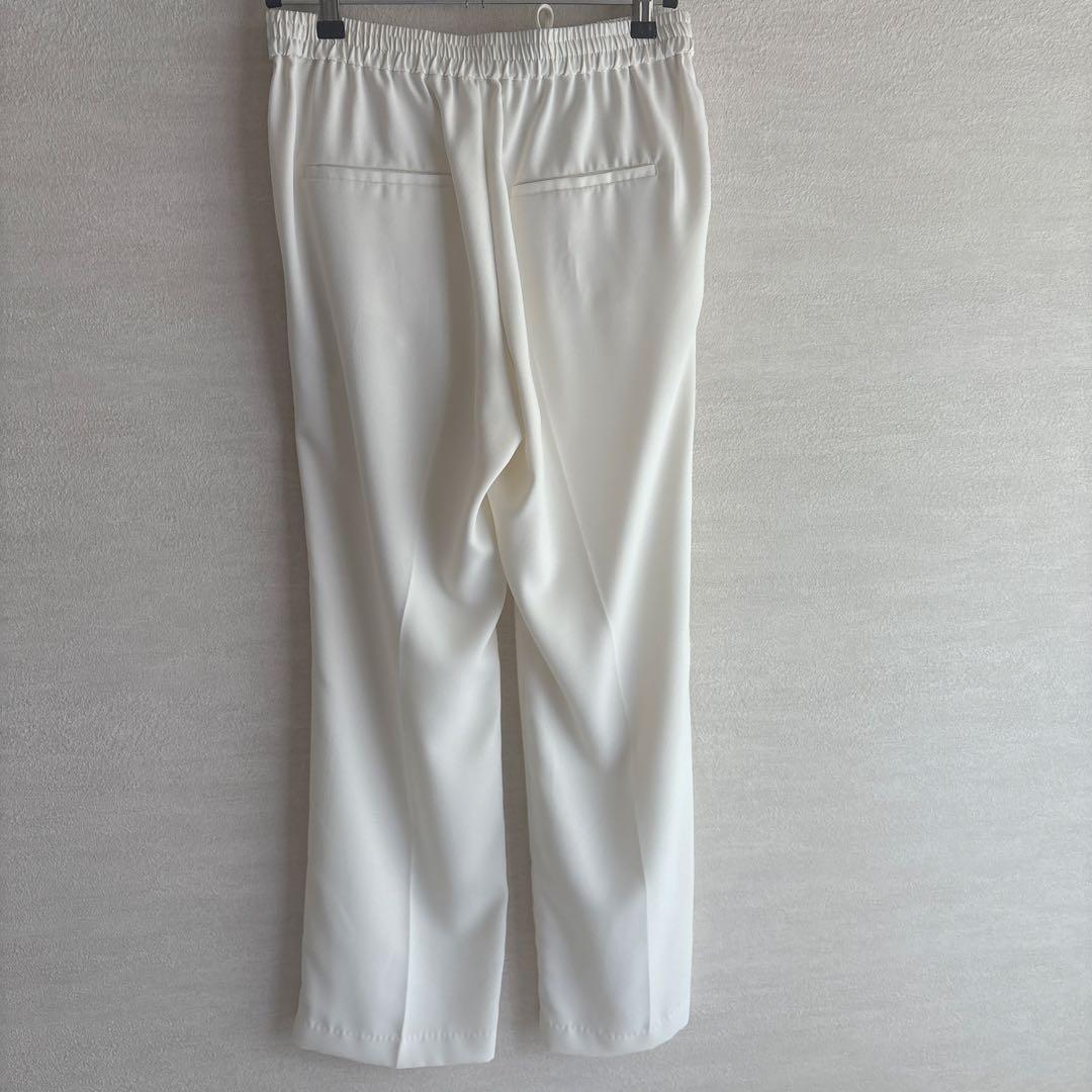SLOBE IENAホワイト ピンタックセミフレアパンツ