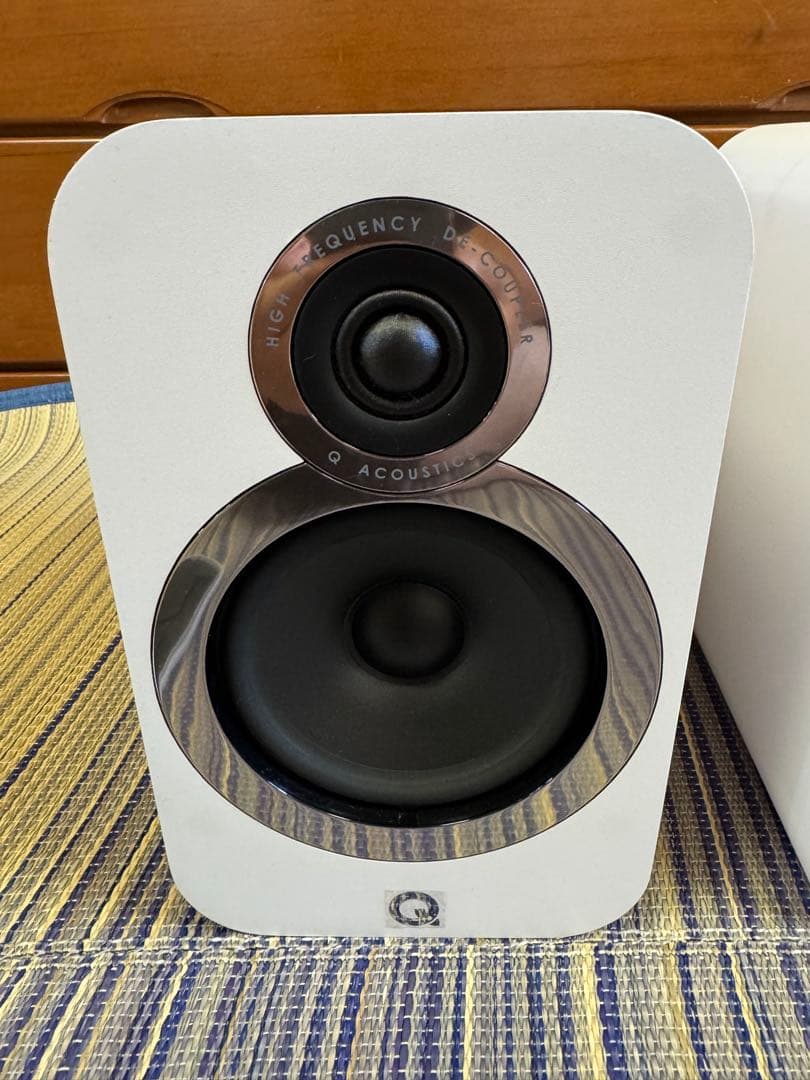 Q Acoustics 3020i ホワイト スピーカー