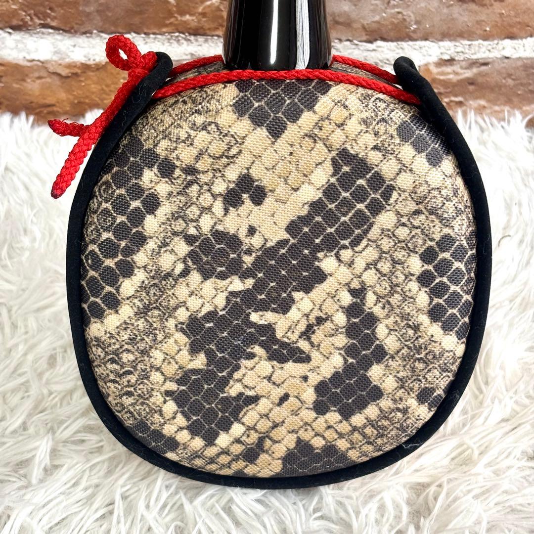 ✨美品✨沖縄三線 三味線 人工革　合皮 ヘビ柄　ソフトケース付 民族楽器 弦楽器