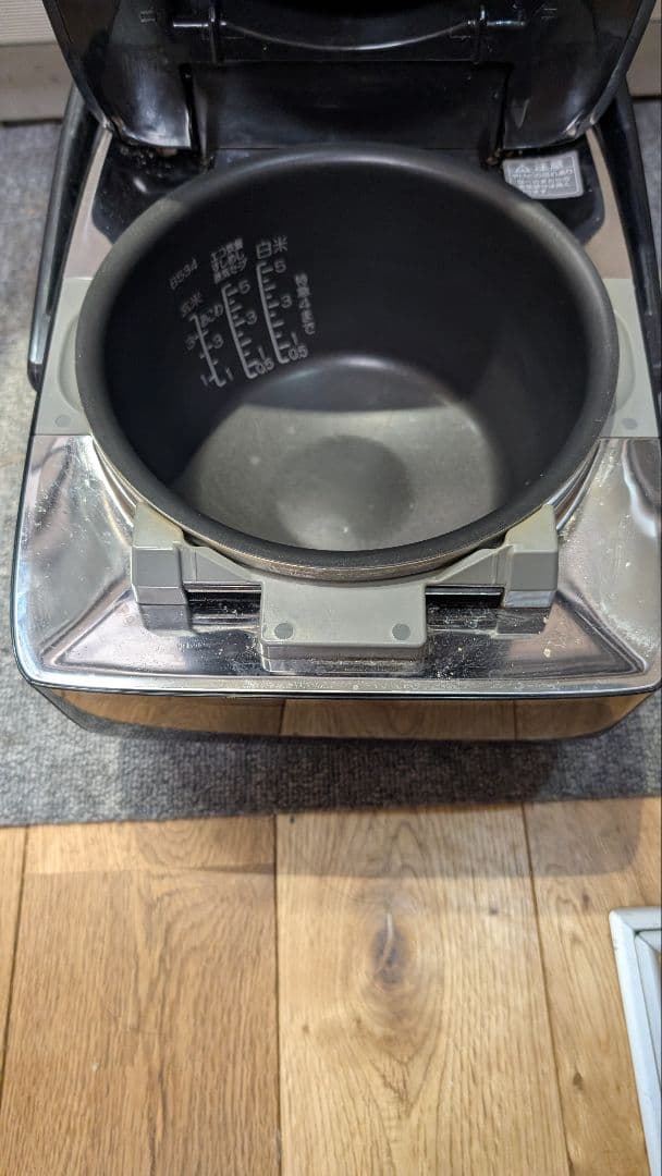美品象印の家庭用圧力IH炊飯ジャー 「炎舞炊き」NW-KA10型