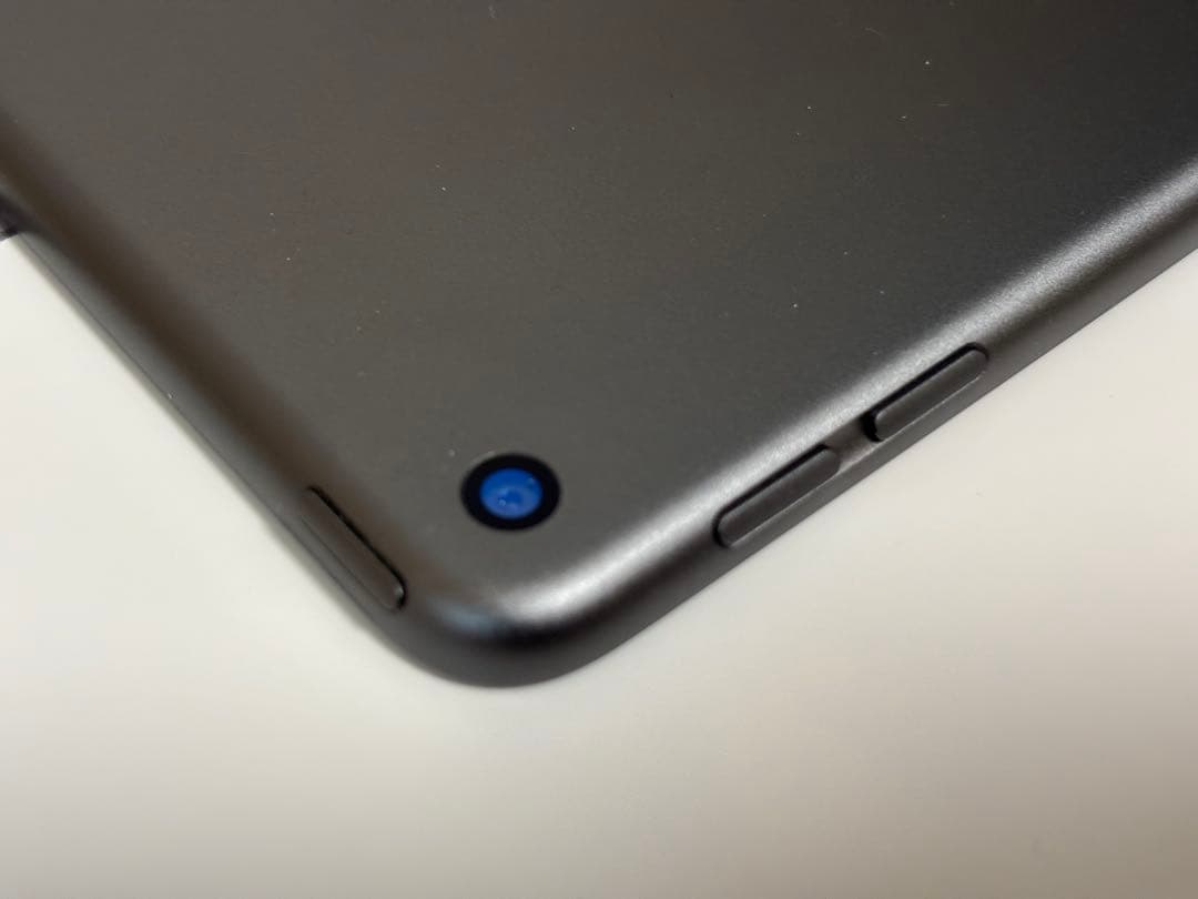 iPad AIR 第3世代 WIFI 64GB （液晶表示むらあり）