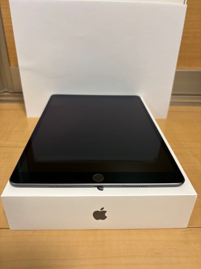 iPad AIR 第3世代 WIFI 64GB （液晶表示むらあり）