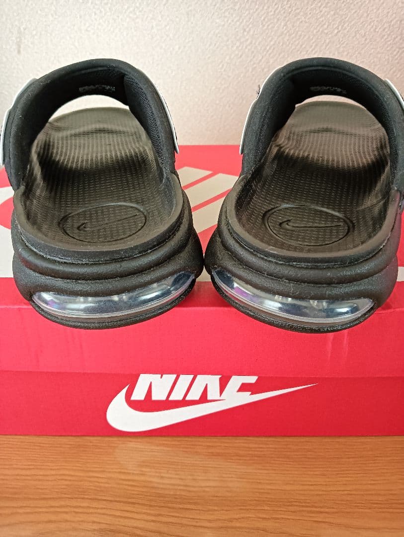【ナイキ】エアモアアップテンポスライドサンダル