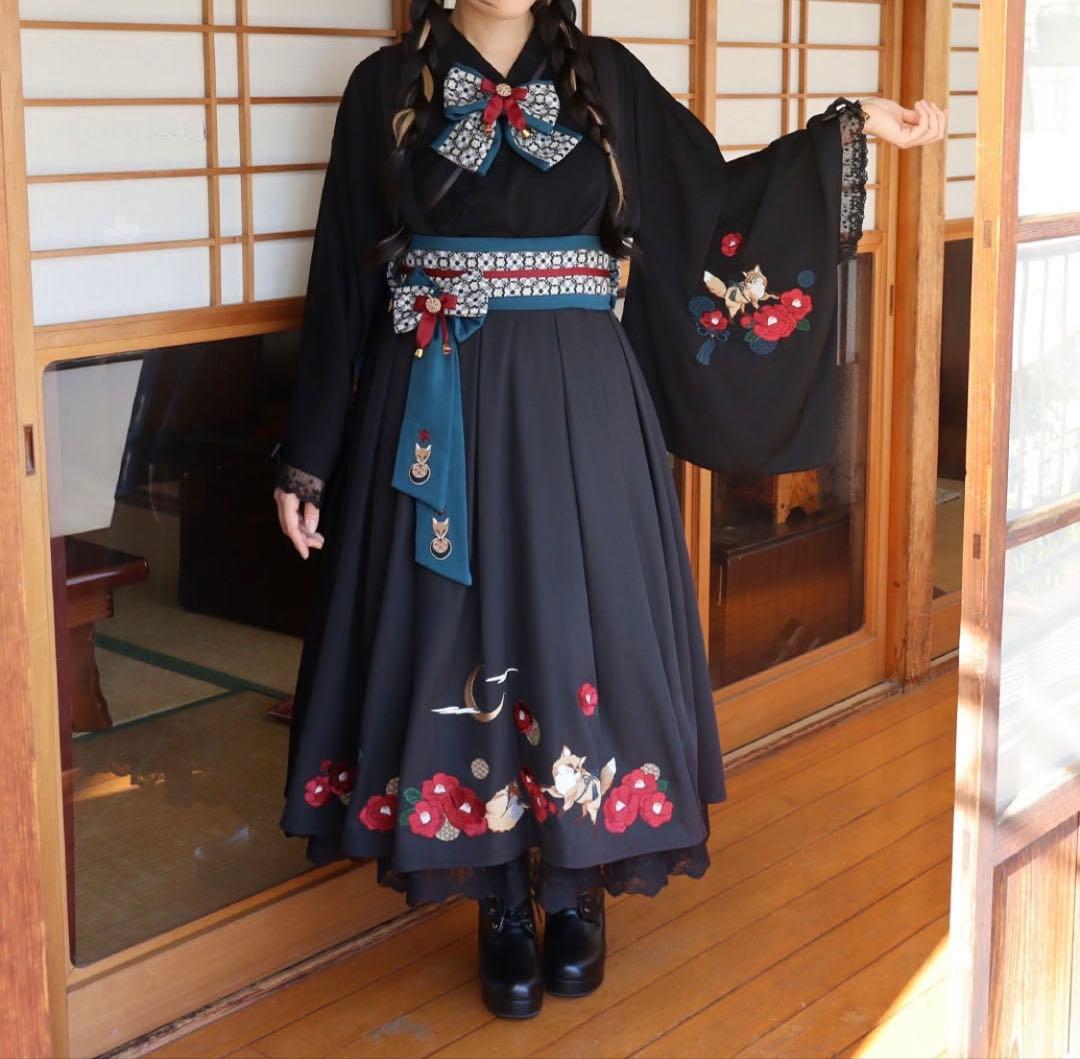 Amavel 月夜の狐と寒椿 和風スカート、ブラウス