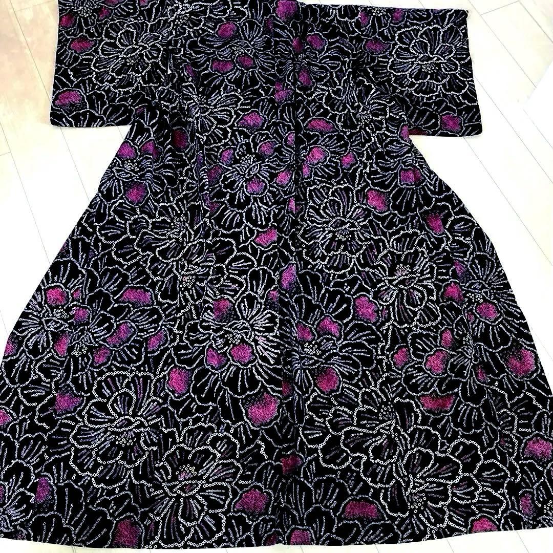 パゴス 有松鳴海絞り浴衣　黒地に大輪花模様　絞り浴衣　No.22