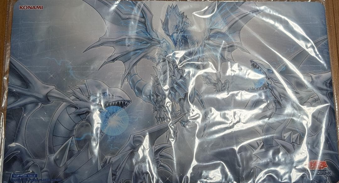 青眼の白龍 遊戯王の日 プレイマット　スリーブ