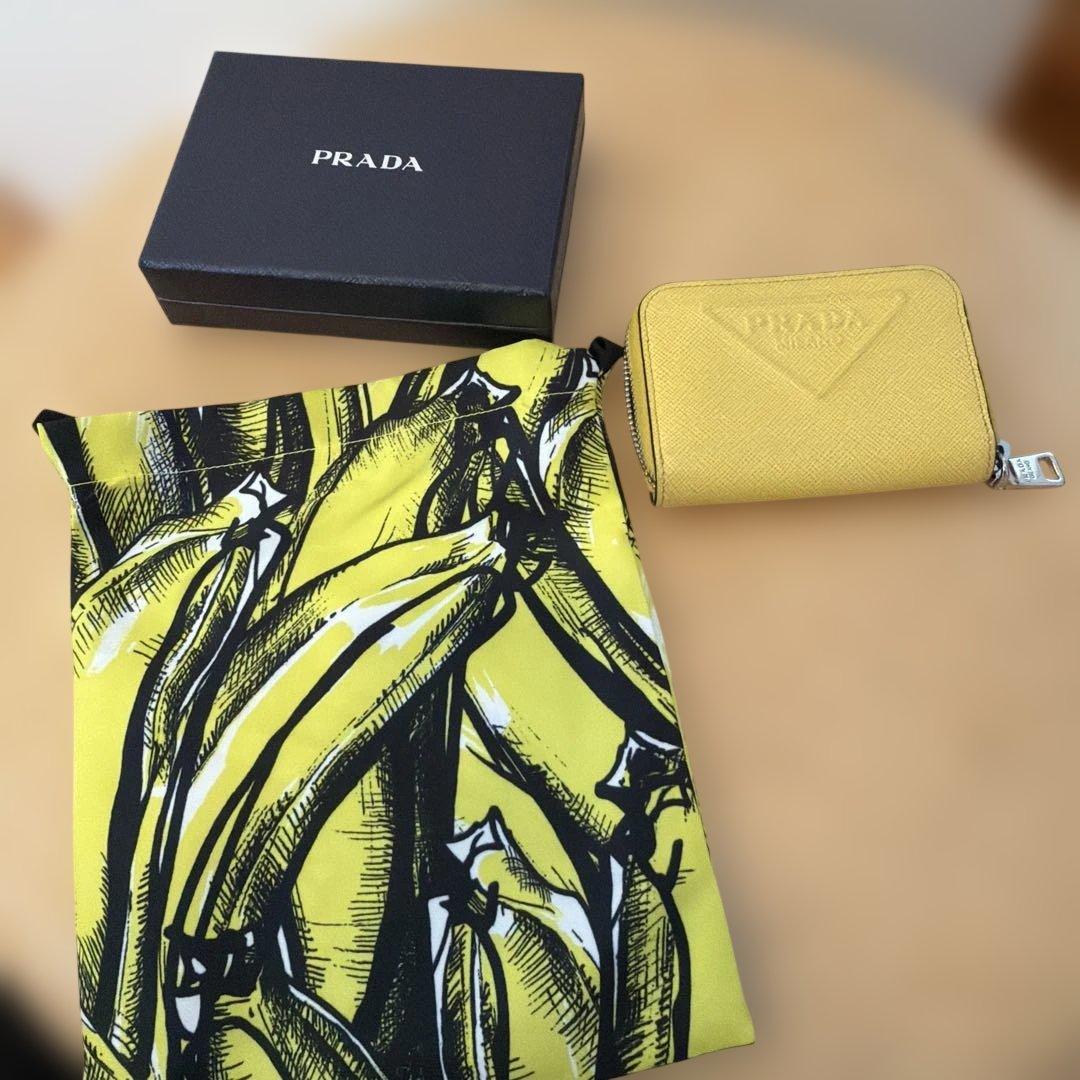 PRADA イエロー ケース