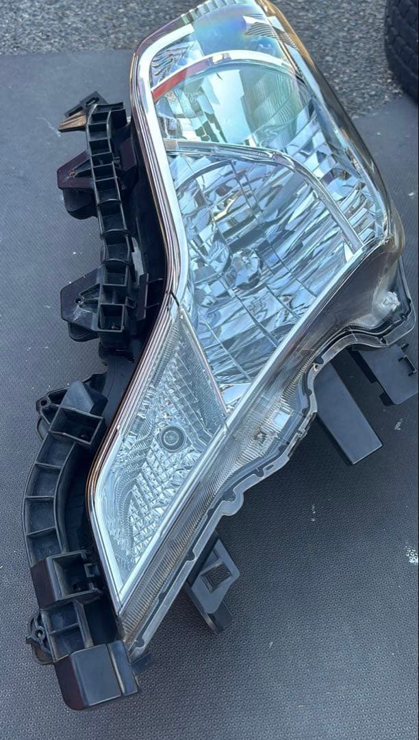 純正TOYOTA ランドクルーザープラド 150系 ヘッドライト