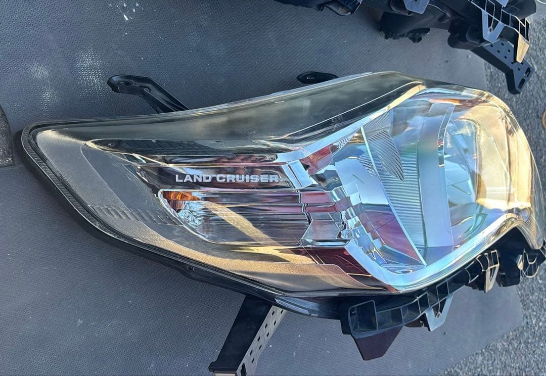 純正TOYOTA ランドクルーザープラド 150系 ヘッドライト