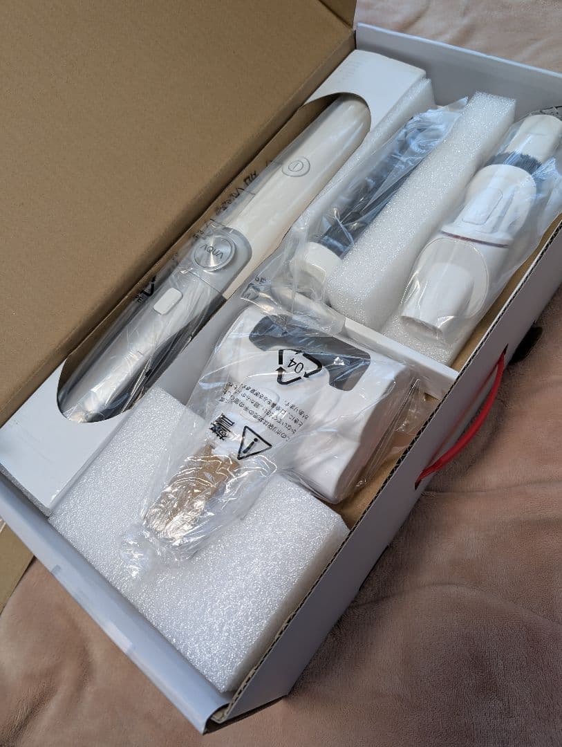 アクア　ハンディ掃除機　AQC-HH700