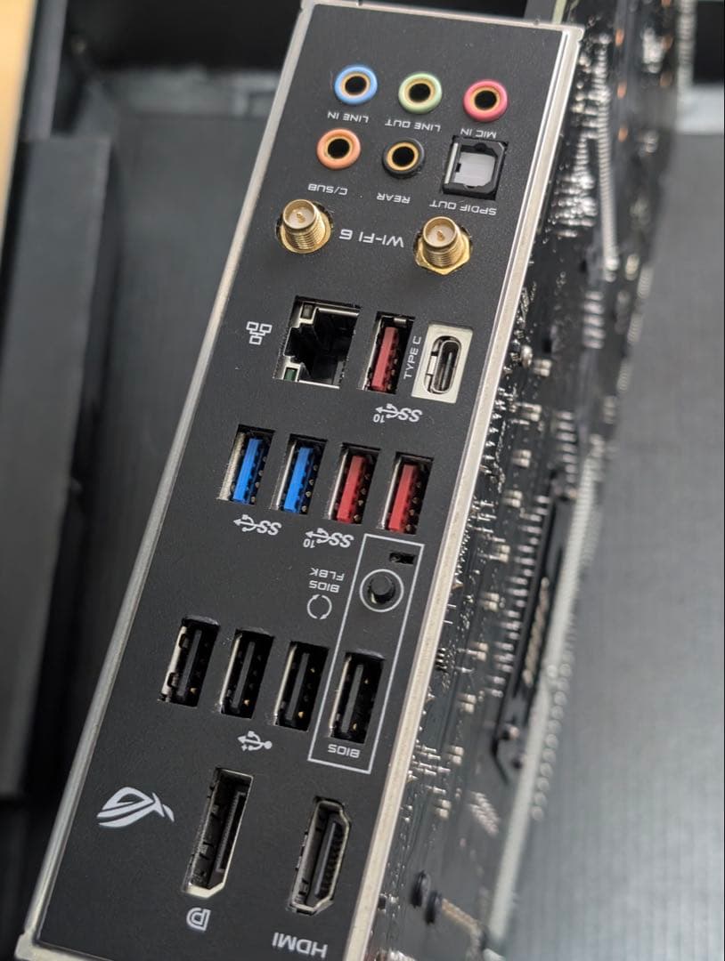 マザーボード ASUS ROG STRIX Z490-E GAMING