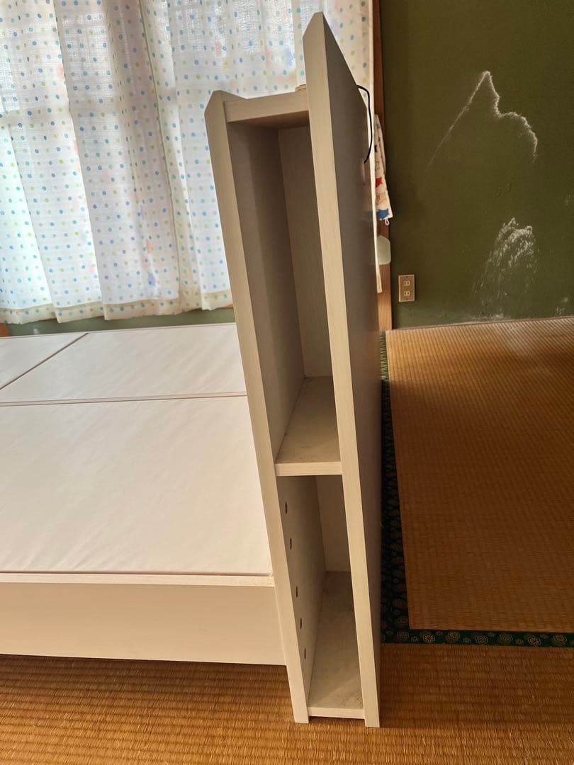 木製ダブルベッドフレーム 収納棚付き（コンセント2個口）