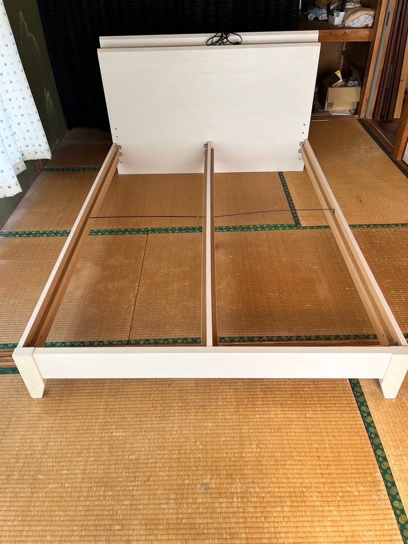 木製ダブルベッドフレーム 収納棚付き（コンセント2個口）