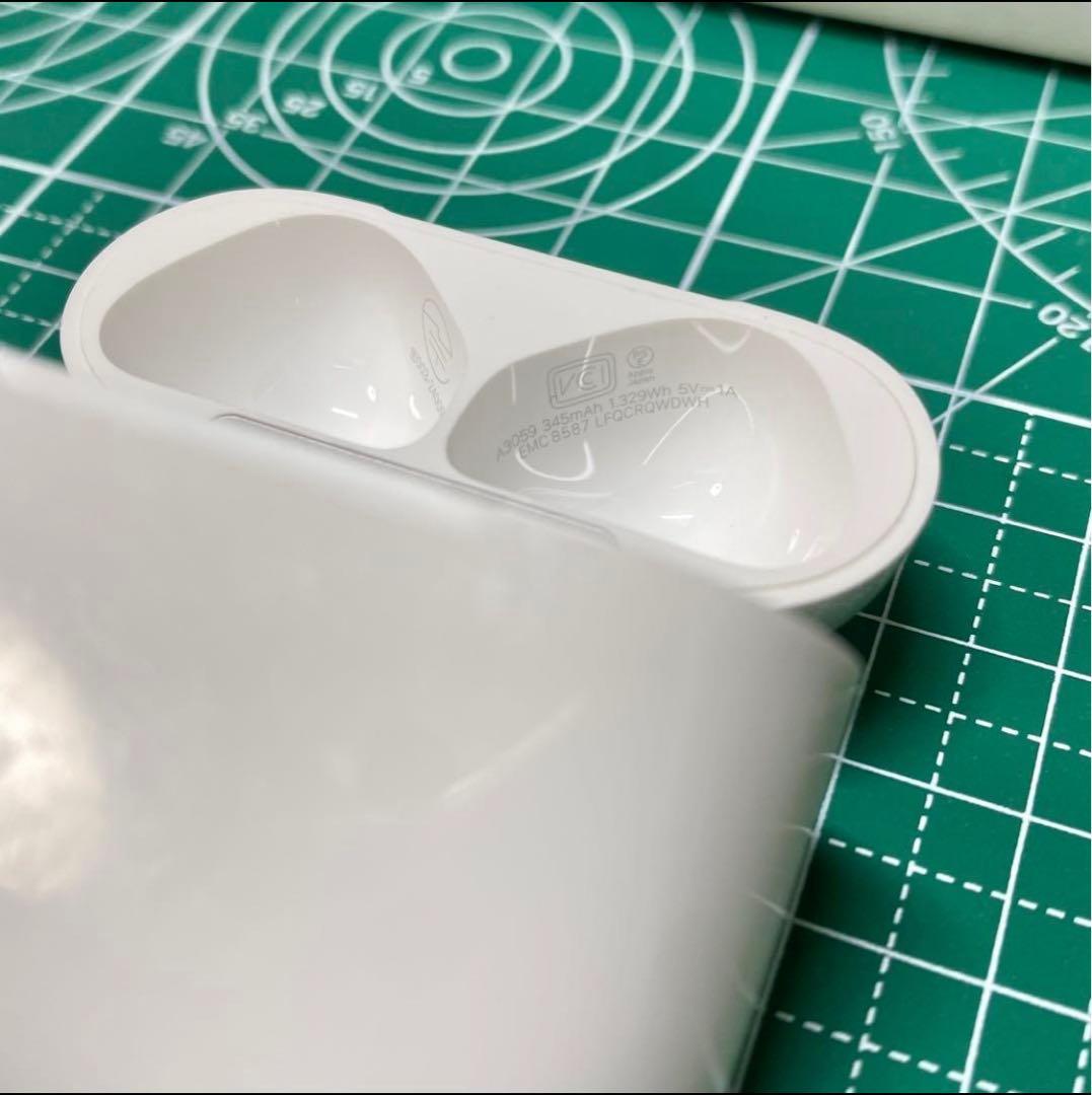 Apple AirPods4 第4世代 第四世代充電ケース(ANC 搭載)