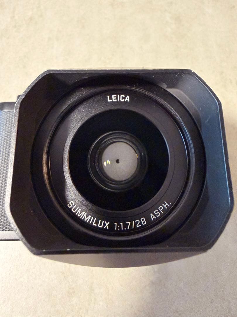 Leica Q2_予備バッテリー付き