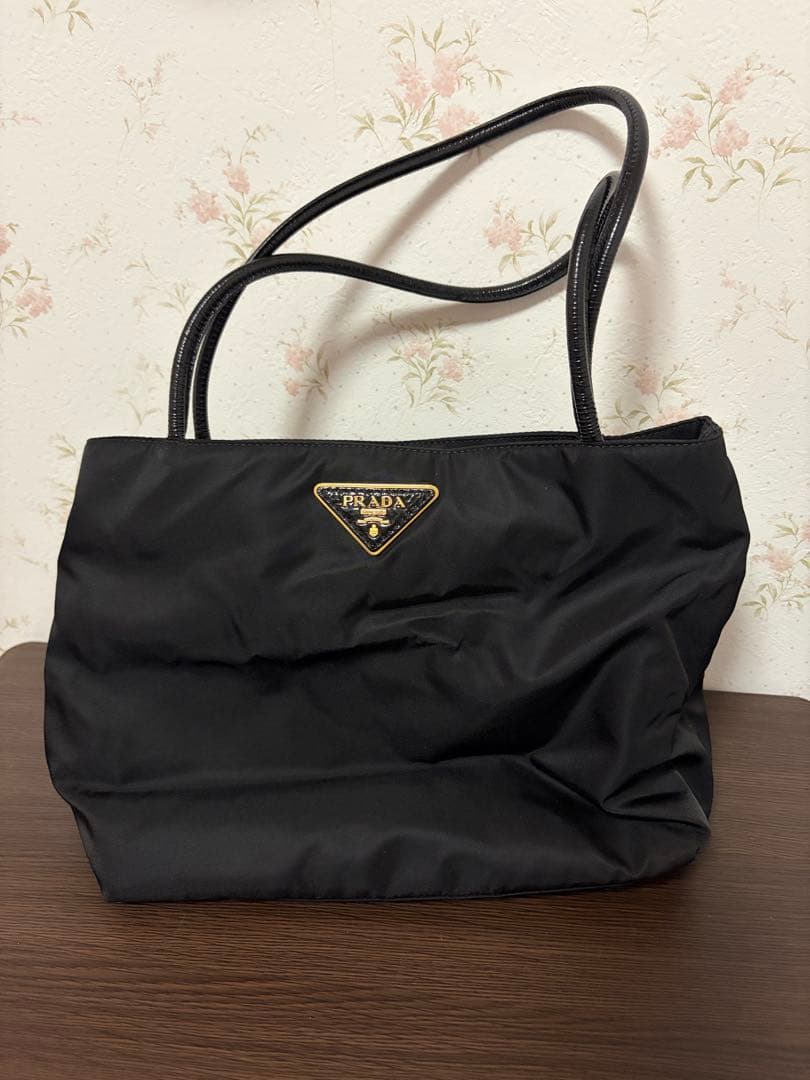 PRADA ブラックナイロン トートバッグ