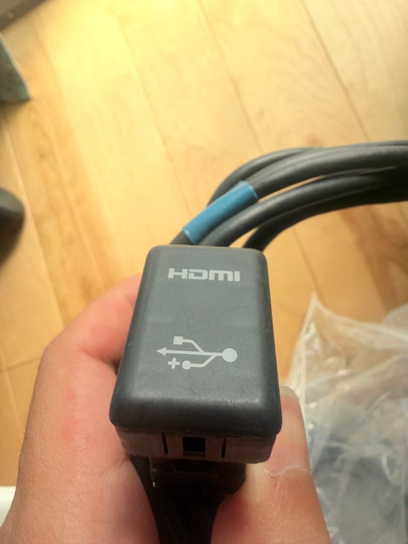 トヨタ純正USB/HDMI入力端子＋デジタルケーブル