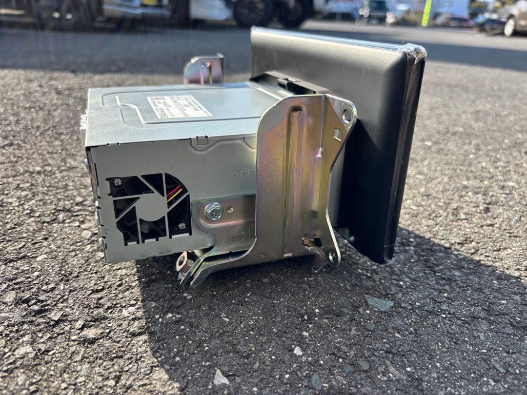 ！！rikimaruku！！【新車外し】トヨタ ルーミー 純正9㌅DA