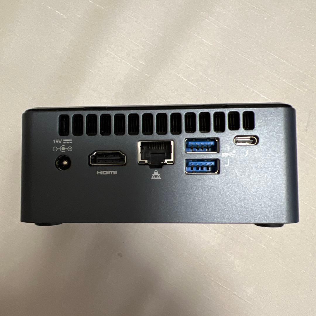 使用品　Intel NUC NUC8i5BEH ジャンク