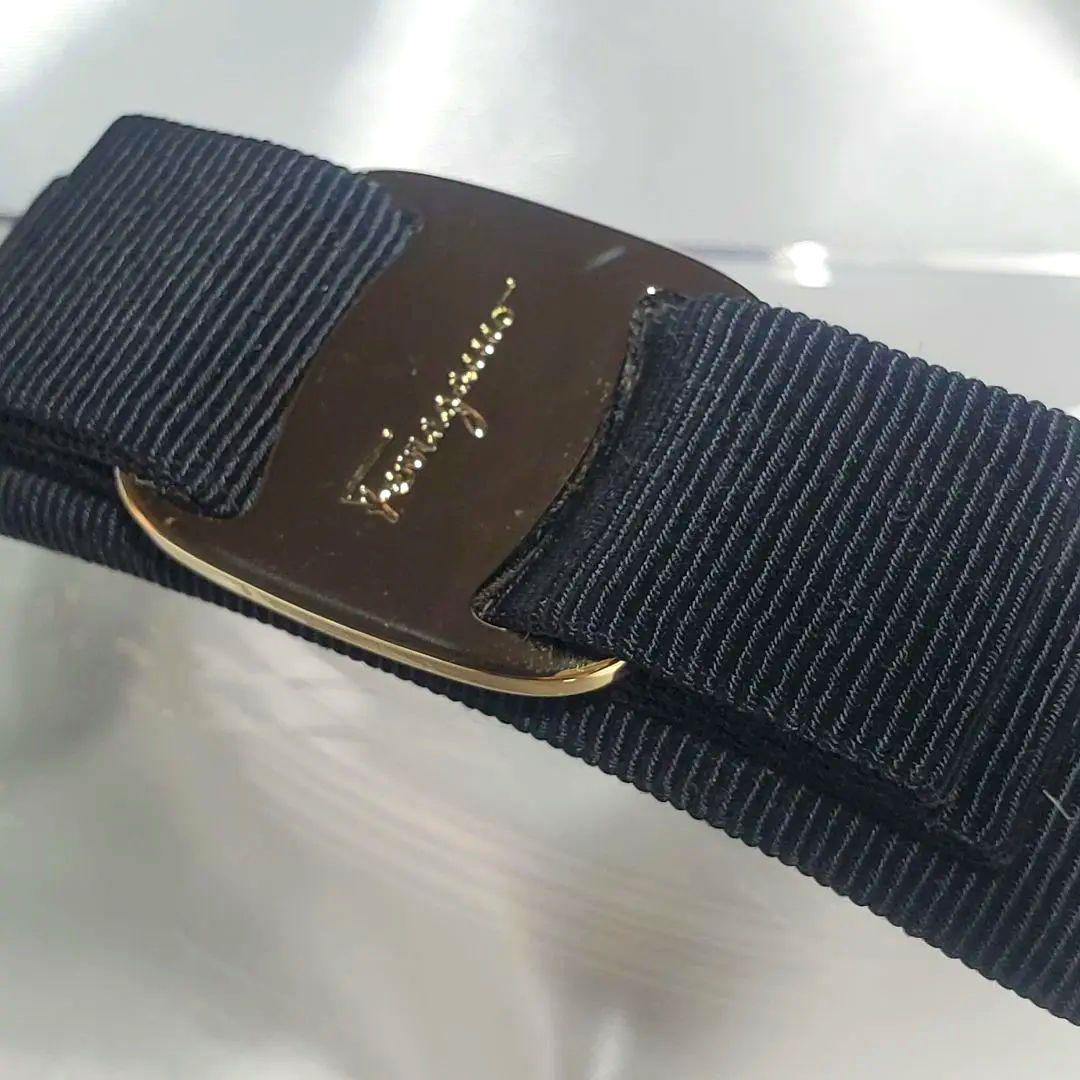 【週末限定セール☆極美品】フェラガモ ヴァラ バレッタ 黒×ゴールド h012