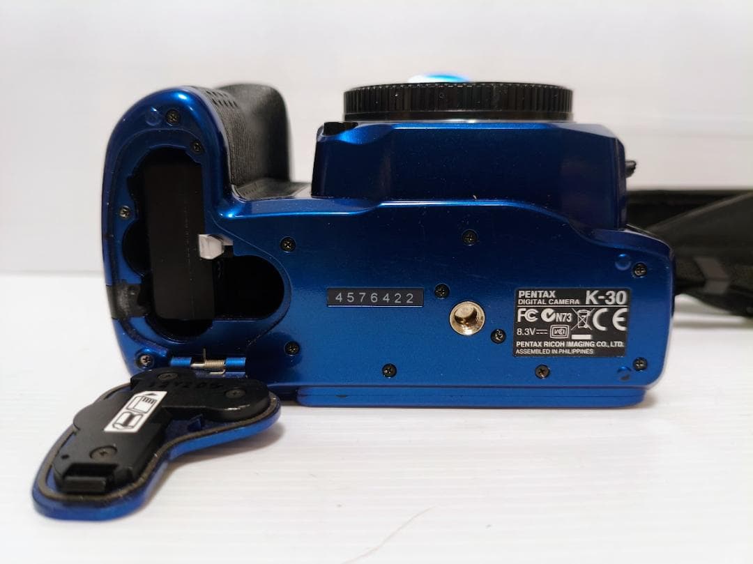 taktak【黒死病対策】【内臓電池交換】PENTAX K-30 青