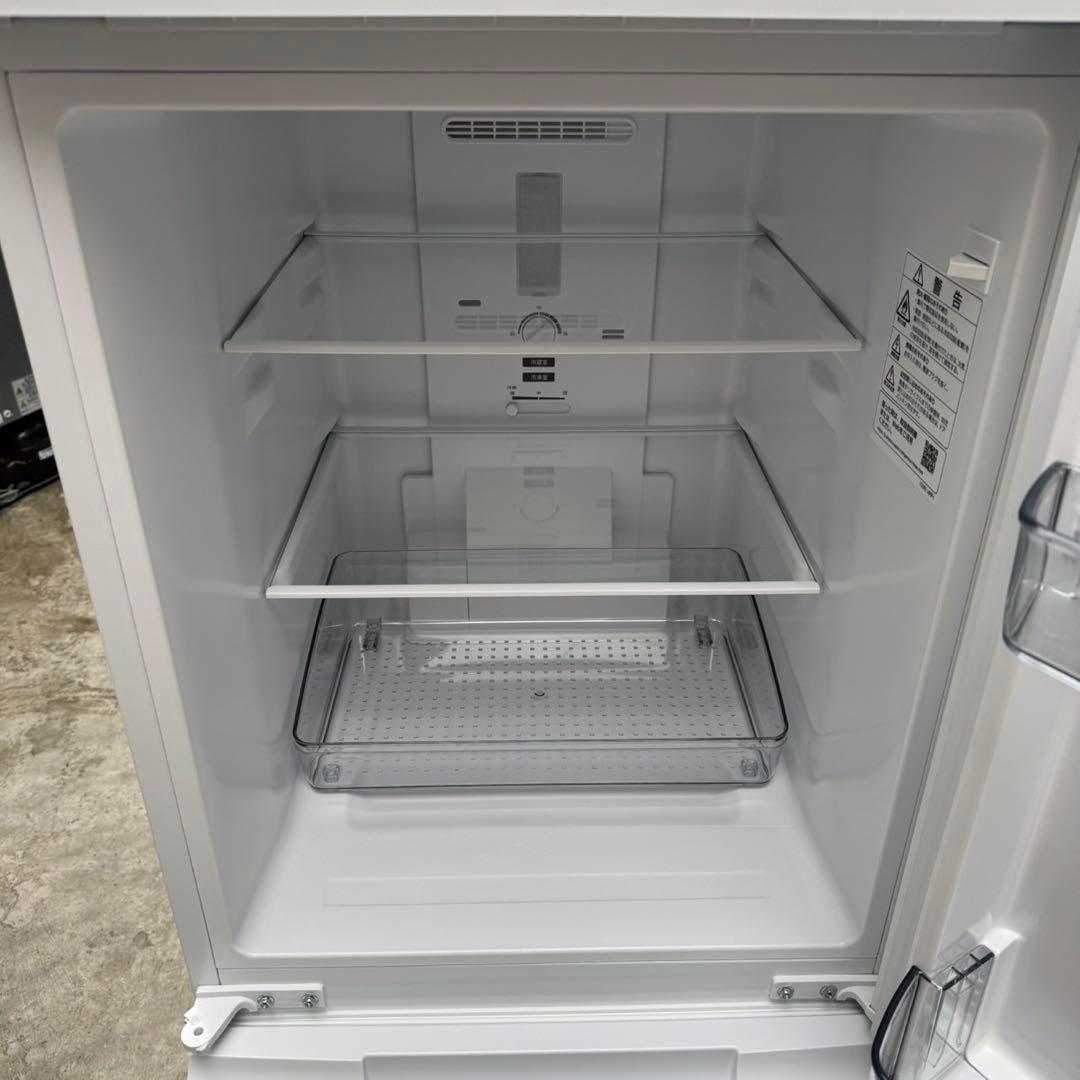 242⭐️2024年製美品★シャープ　冷蔵庫　右、左開き　自動霜取り　一人暮らし