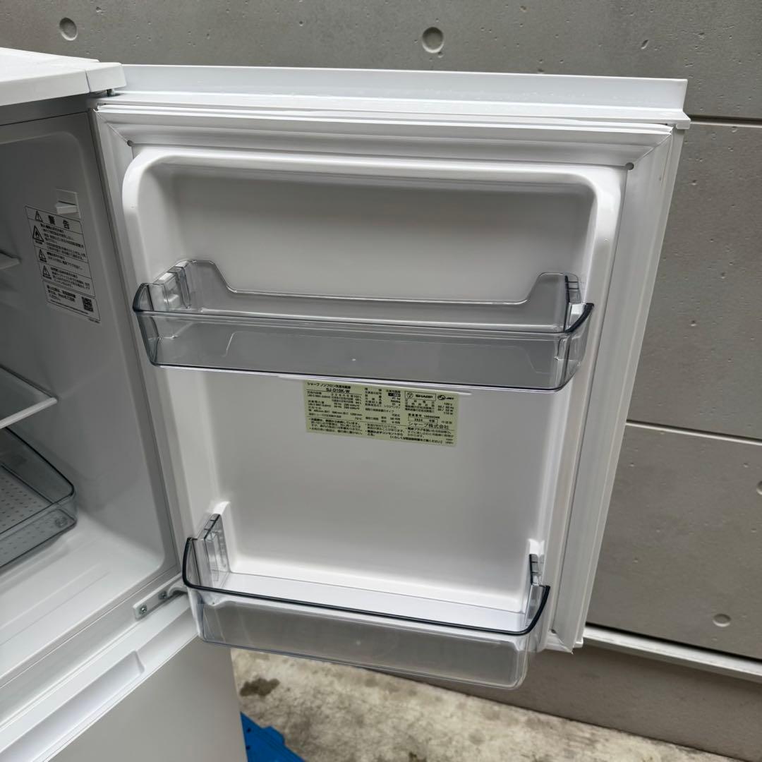 242⭐️2024年製美品★シャープ　冷蔵庫　右、左開き　自動霜取り　一人暮らし