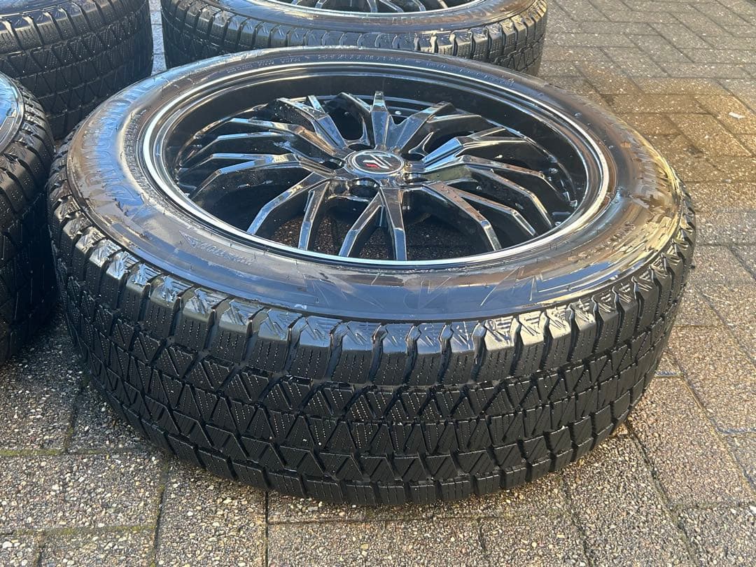 225/55/19 スタッドレスタイヤホイールセット