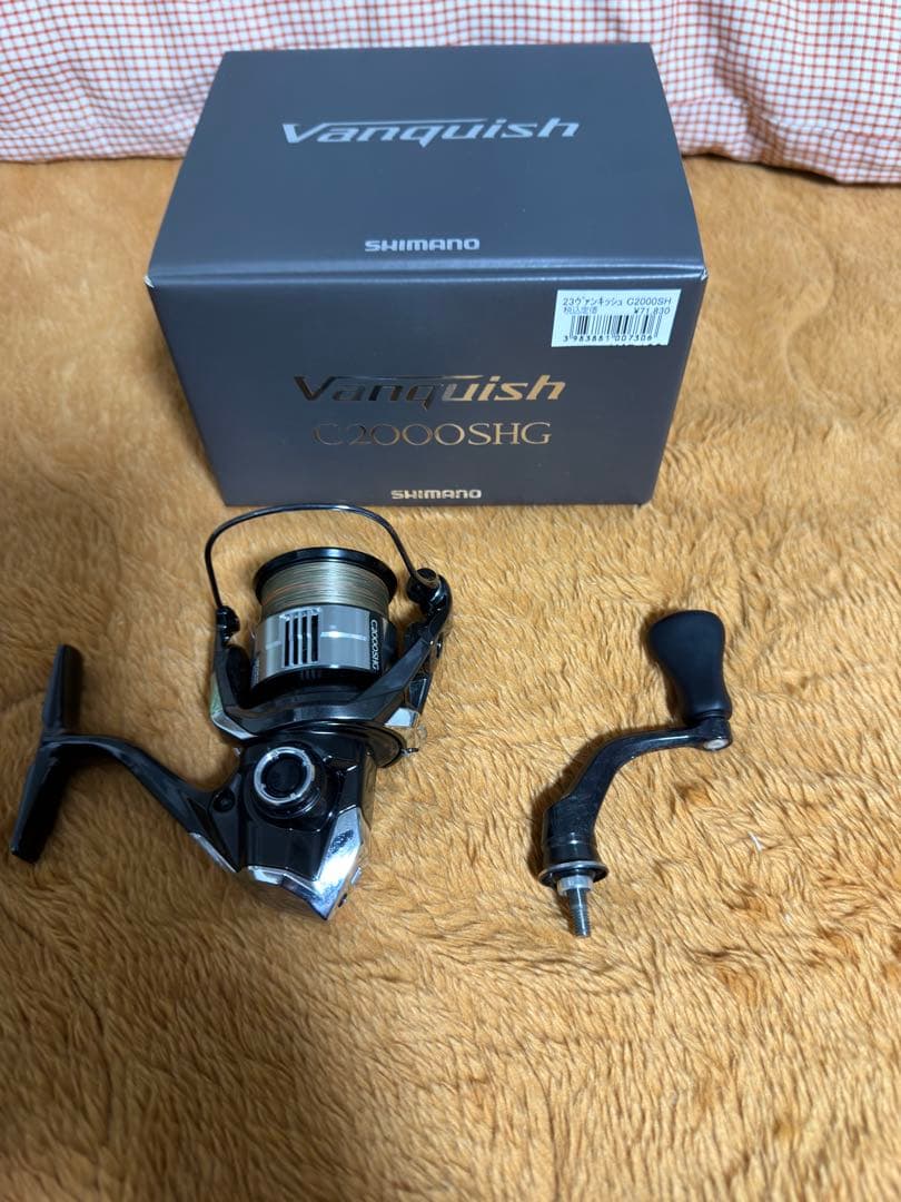 美品　23ヴァンキッシュC2000SHG スピニングリール　シマノ