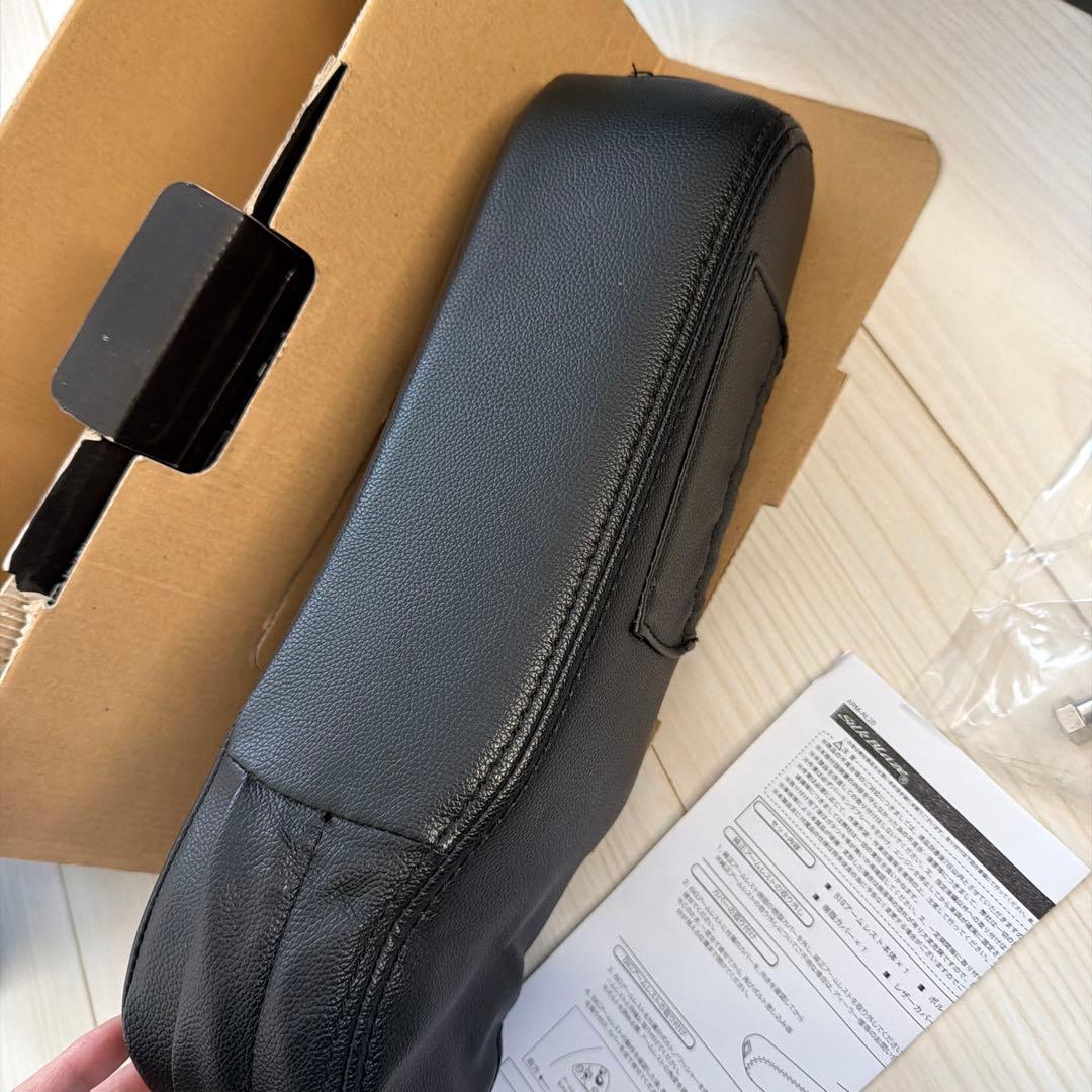 仮*r様 ヴォクシー80系アームレスト