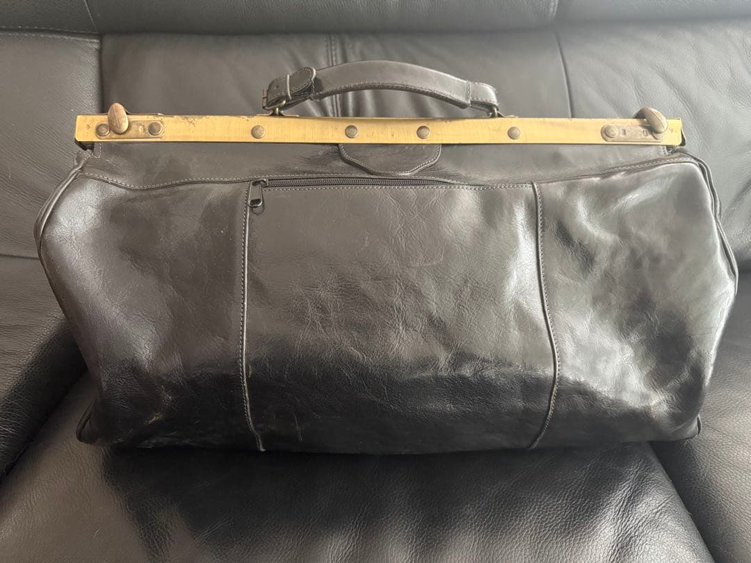 真鍮フレーム×本革 ドクターバッグ｜重厚感あるヴィンテージレザー