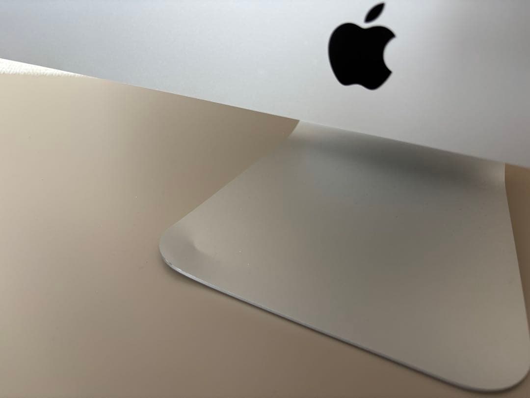 iMac 21.5インチ Late 2015 1TB SSD 8GB 初期化済み