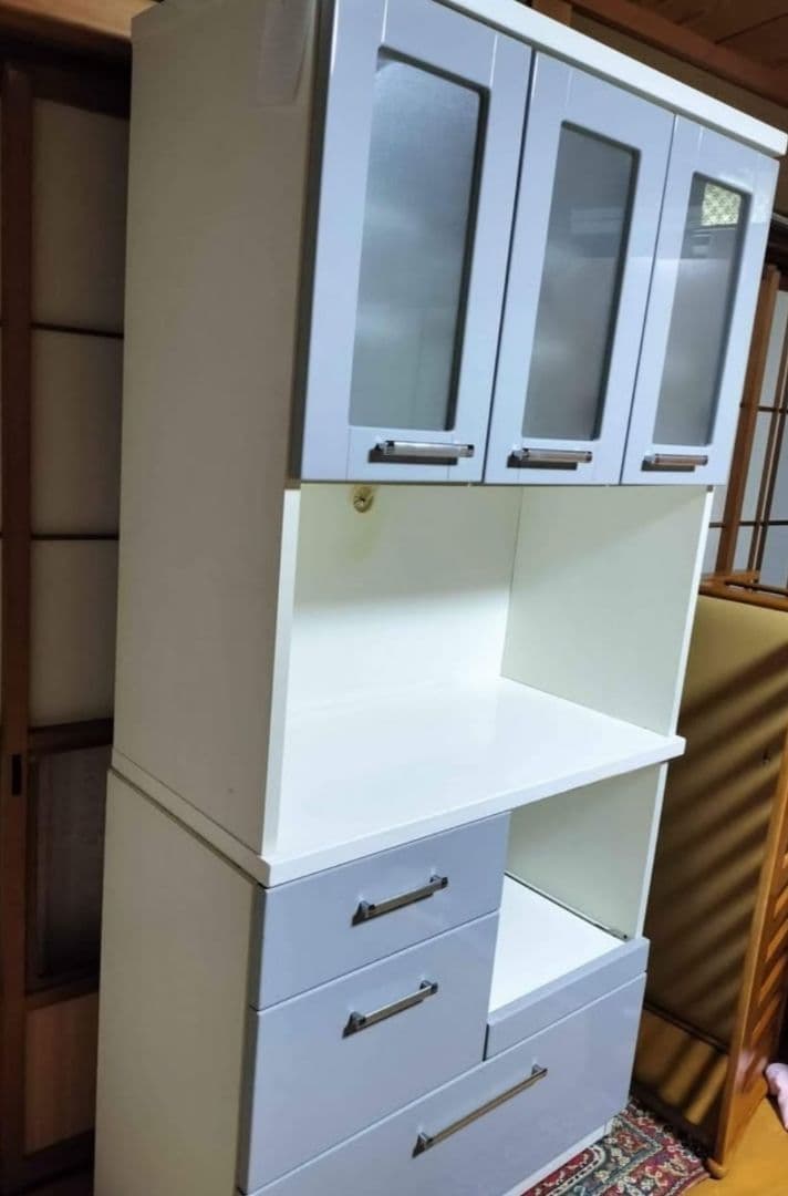 グレー 食器棚 ガラス扉付き 3引き出し