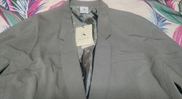 未使用●新品●KRIZIA●クリッツィア●セットアップ●スーツ●ひざ丈スカート