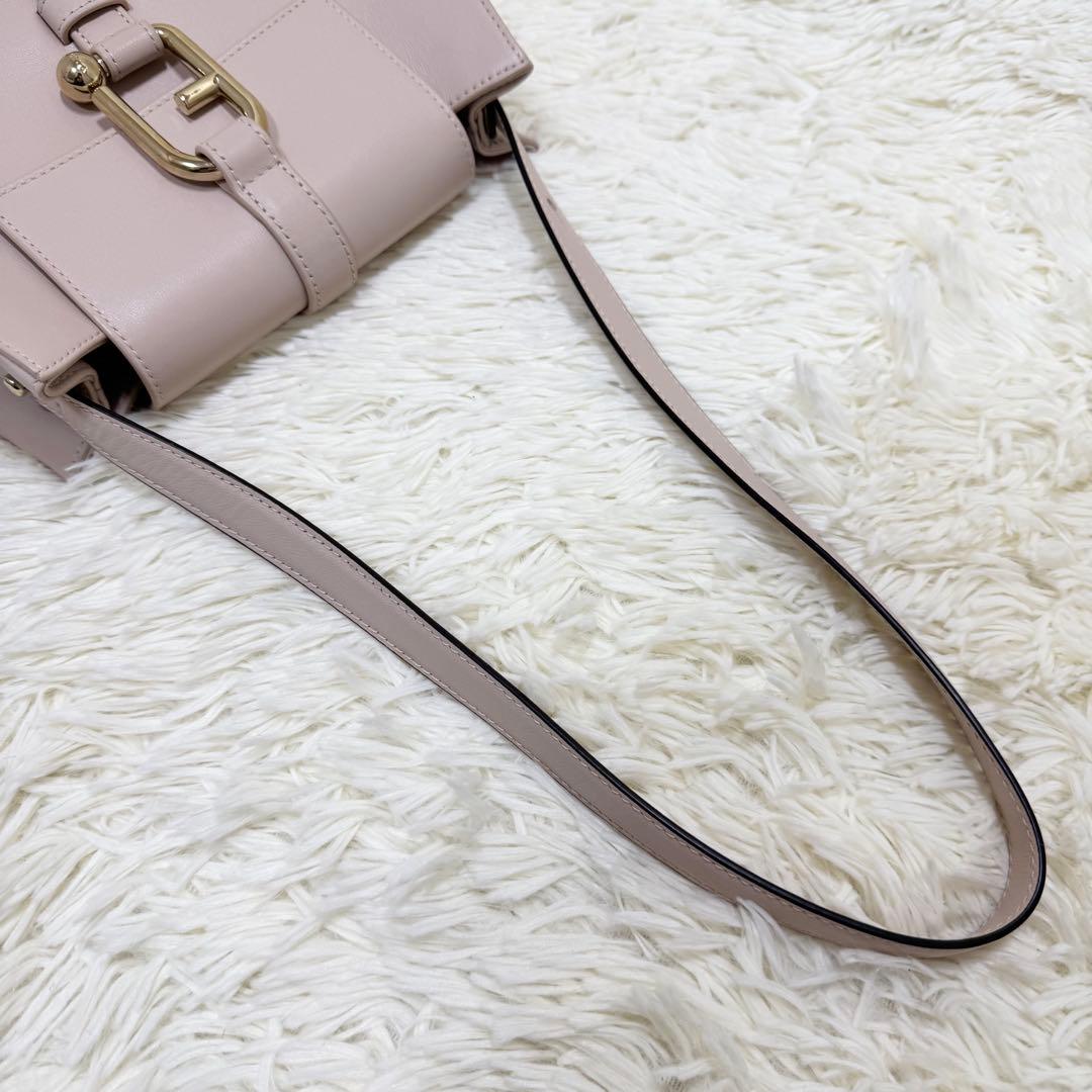 現行 フルラ ヌヴォラ ショルダーバッグ アーチロゴ　レザー ピンクベージュ