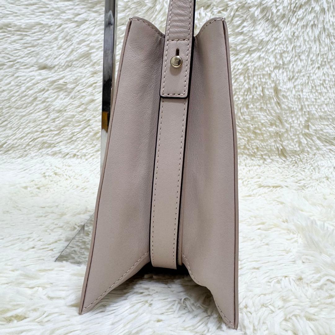 現行 フルラ ヌヴォラ ショルダーバッグ アーチロゴ　レザー ピンクベージュ