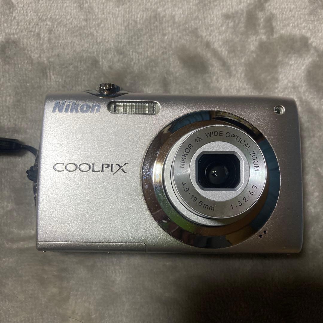 Nikon ニコン　COOLPIX S3000 中古品