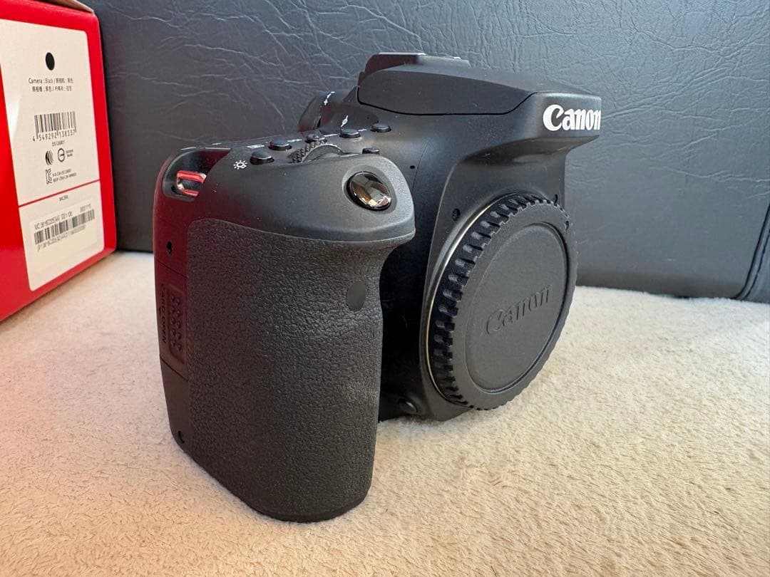 Canon EOS 90D 本体と付属品