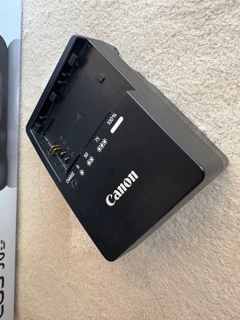 Canon EOS 90D 本体と付属品