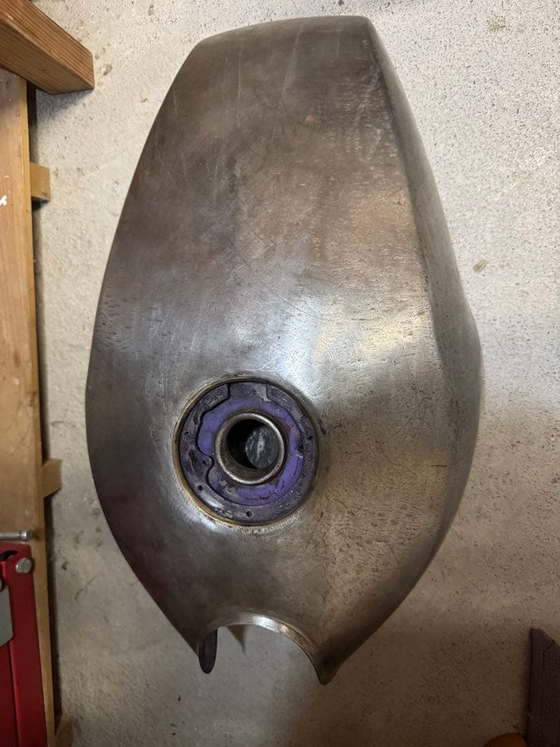 ゼファー 400 タンク 塗装ベース