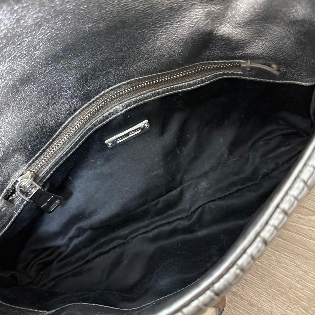 MIU MIU ミュウミュウ チェーンハンドバッグ