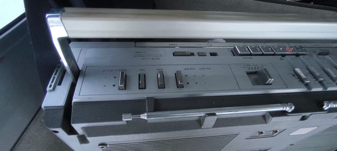 VICTOR　RC-M70　ラジオのみ確認　整備　メンテナンス前提　中古品　蔵出