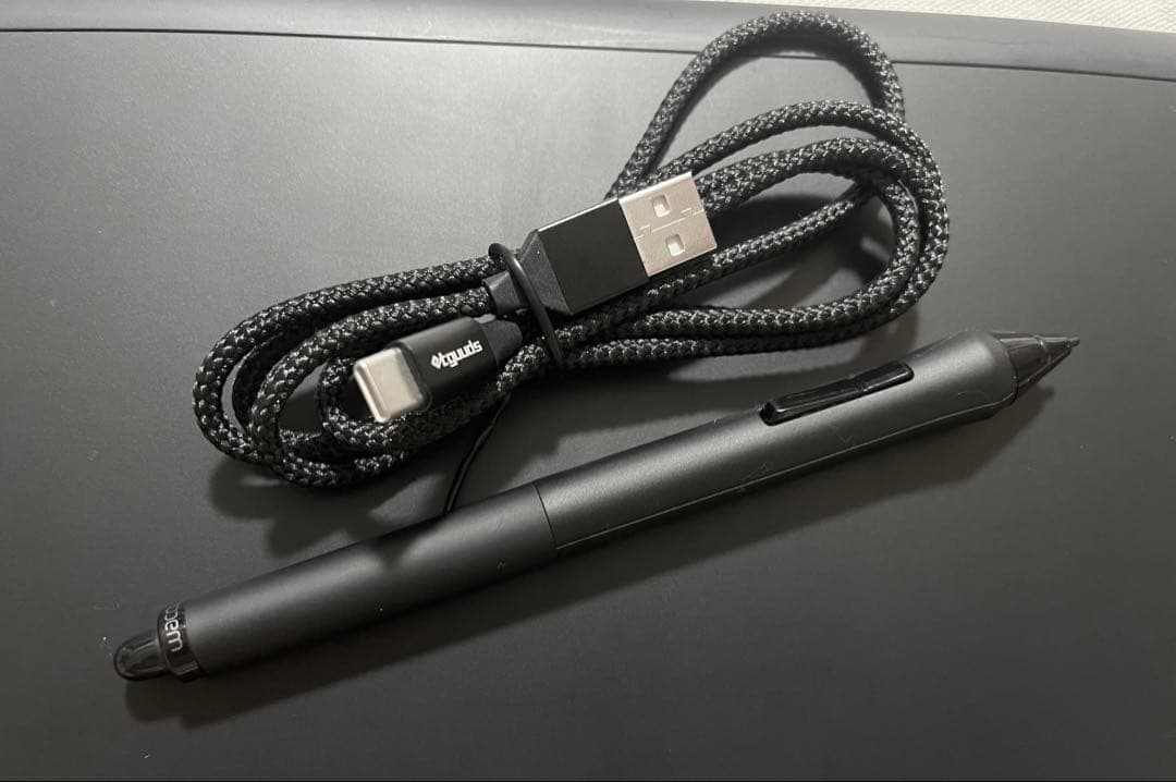 Wacom PTH-660 板タブ